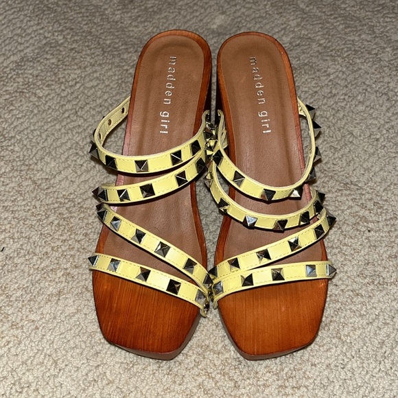 Madden Girl yellow wooden‎ platforms - Picture 2 of 7